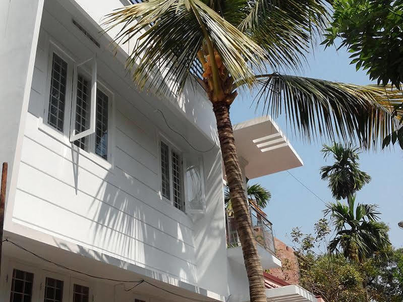 The Pod Cochin Homestay Kochi Exterior foto